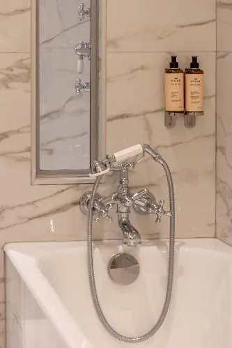 New Republique 호텔 4*