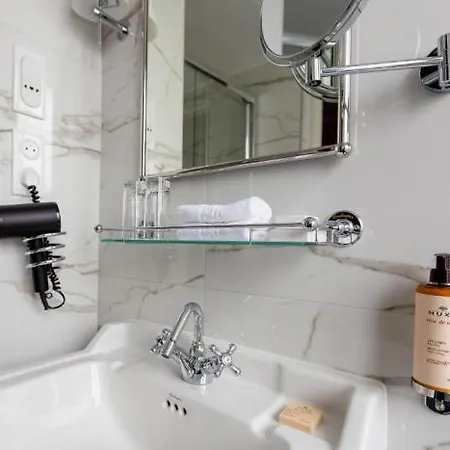 New République 4* Paříž