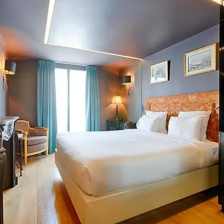 New Republique Hotel