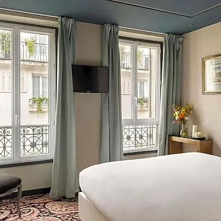 Hotel New Republique 4*