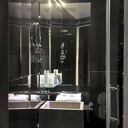 New Republique 4*