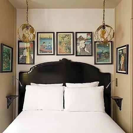 New Republique Hotel