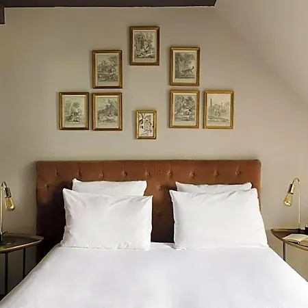 New Republique Hotel