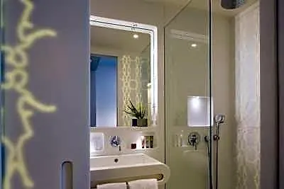New Republique 4*
