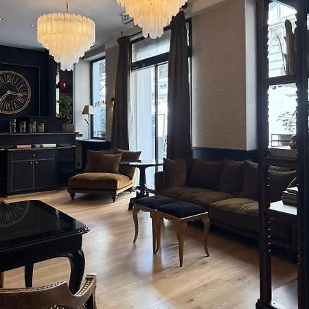 New Republique Hotel