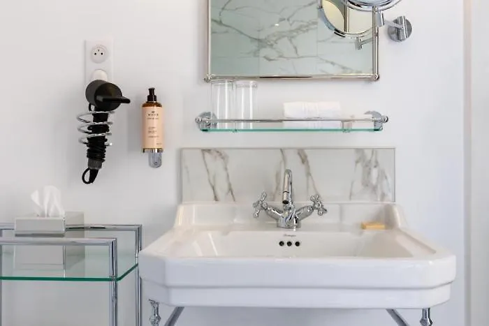 New Republique Otel 4*