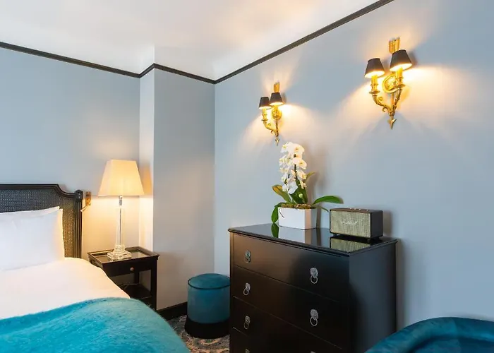 New Republique Otel Paris