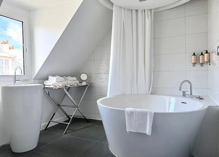 Otel New Republique 4*