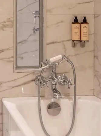 New Republique Hotel 4*