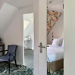 Hotel New Republique 4*